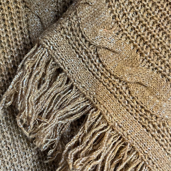 SHEIN Rust Cable Knit‎ Poncho with Fringe - Picture 4 of 8